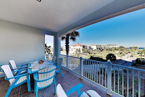 Ocean-View Cinnamon Beach Gem - Pools & Walkover condo - image 4