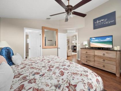 Dream Haven 3 Bedrooms Private Pool Game Room WiFi Sleeps 8 - image 14