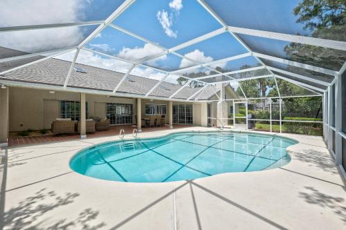 Fun in the Sun 4BRs Enclosed Pool Covered Patio Near Beach Sleeps 8 - main image