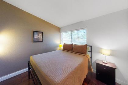 Del Sol Condo - image 18