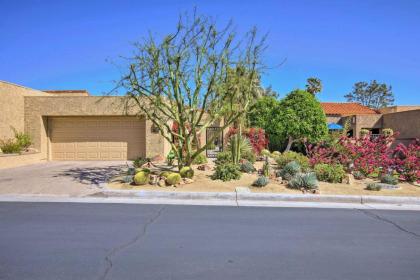 Contemporary Palm Desert Condo with Courtyard