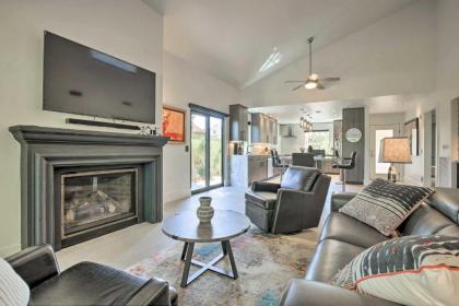 Contemporary Palm Desert Condo with Courtyard! - image 3