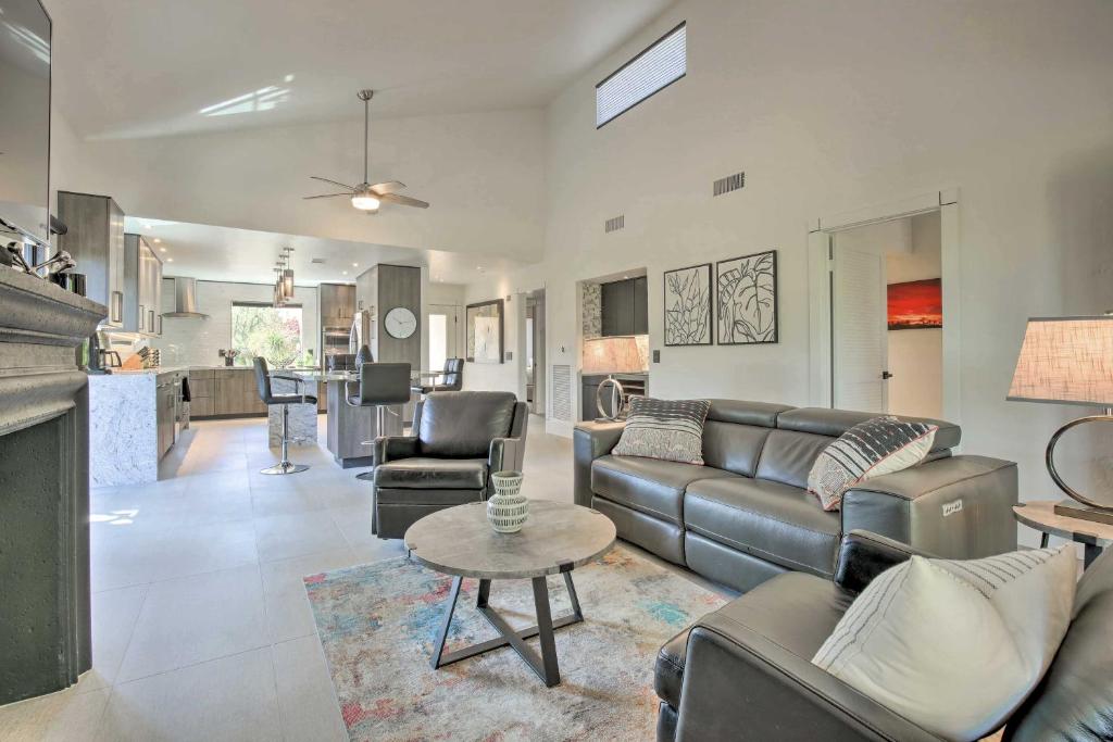 Contemporary Palm Desert Condo with Courtyard! - image 5