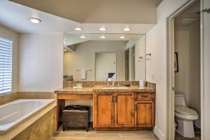 Willow Greens Townhome- Golf and Pool Access! - image 14