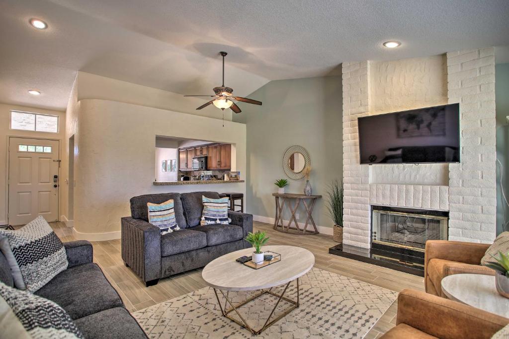 Willow Greens Townhome- Golf and Pool Access! - image 3