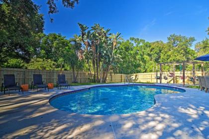 Stylish Palm Harbor Escape with Outdoor Oasis! - image 2