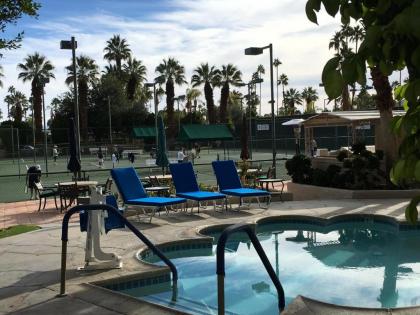 GetAways at Palm Springs tennis Club California