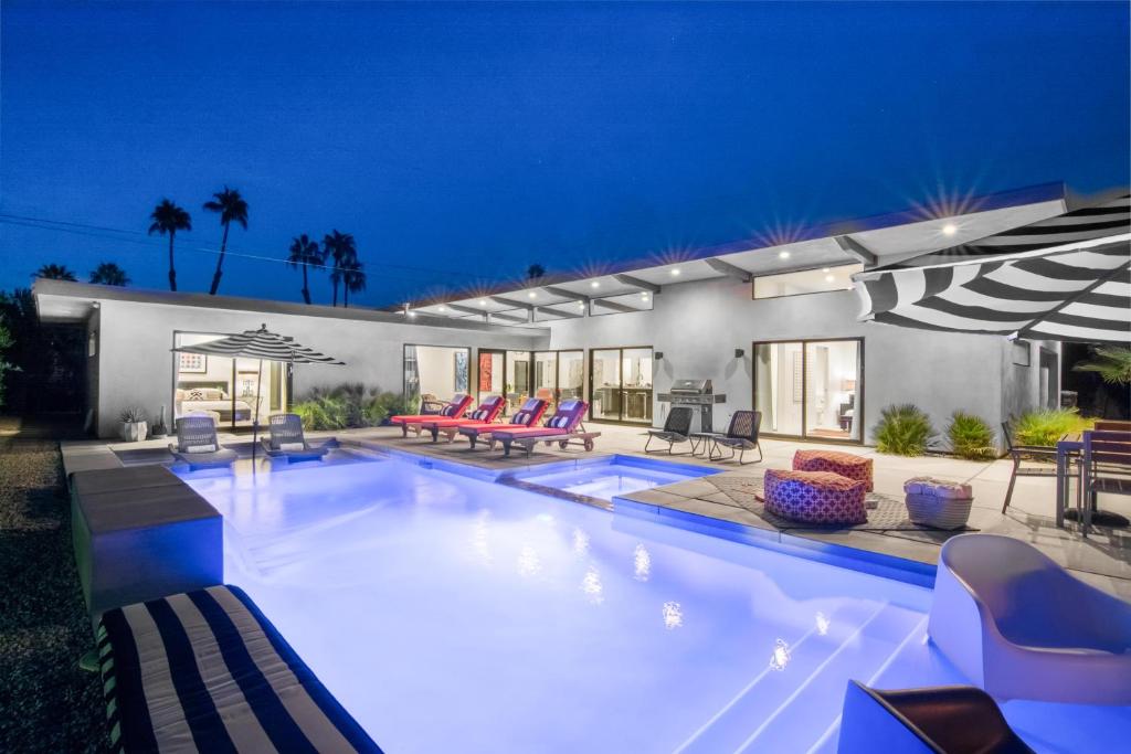 Best in Palm Springs • Featured in Dwell • 5 Bedrooms & All En Suite Baths - main image