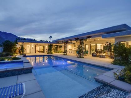 Holiday homes in Palm Springs California