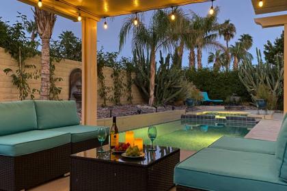 Luna Azul Retreat with Private Pool 3 mi to Downtown Palm Springs