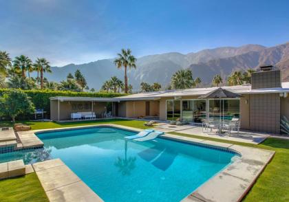 Holiday homes in Palm Springs California