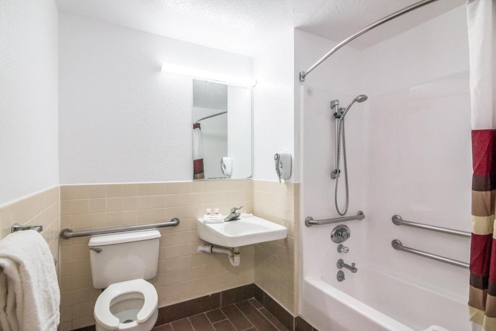 Red Roof Inn Palmdale - Lancaster - image 2