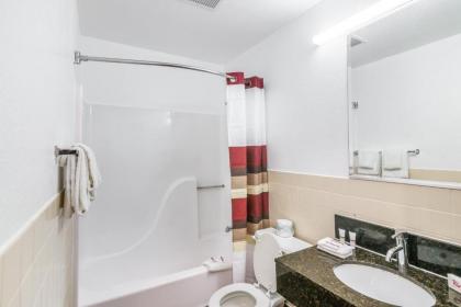 Red Roof Inn Palmdale - Lancaster - image 7