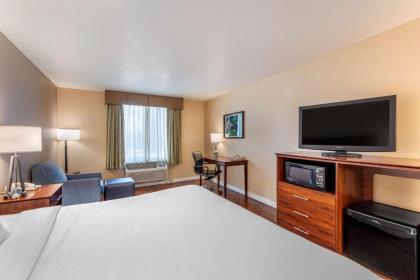 Best Western Plus John Jay Inn & Suites - image 9