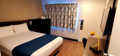 Motel 6-Palmdale CA - image 9