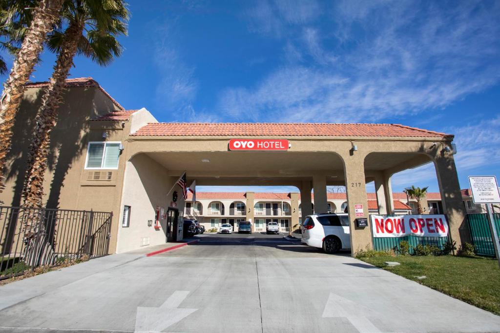 OYO Hotel Palmdale - Antelope Valley - image 5