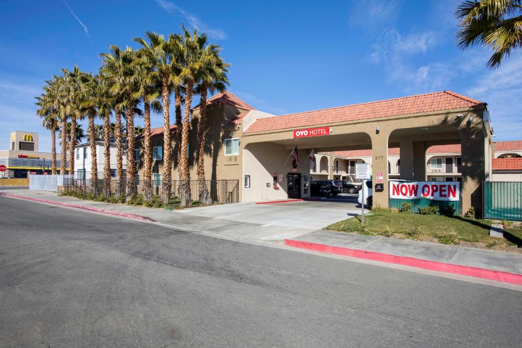 OYO Hotel Palmdale - Antelope Valley - image 6