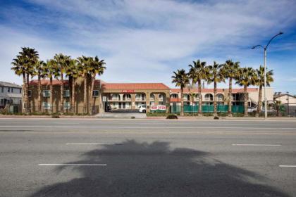 OYO Hotel Palmdale - Antelope Valley - image 7