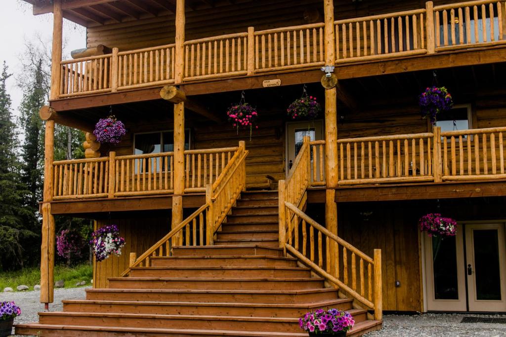 Alaska Knotty Pine B&B - image 3