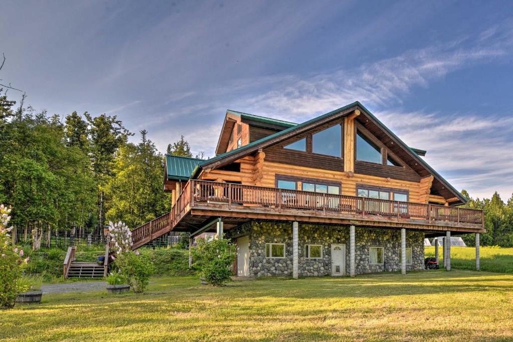 Legacy Mountain Lodge 40-Acre Ranch with Views! - main image