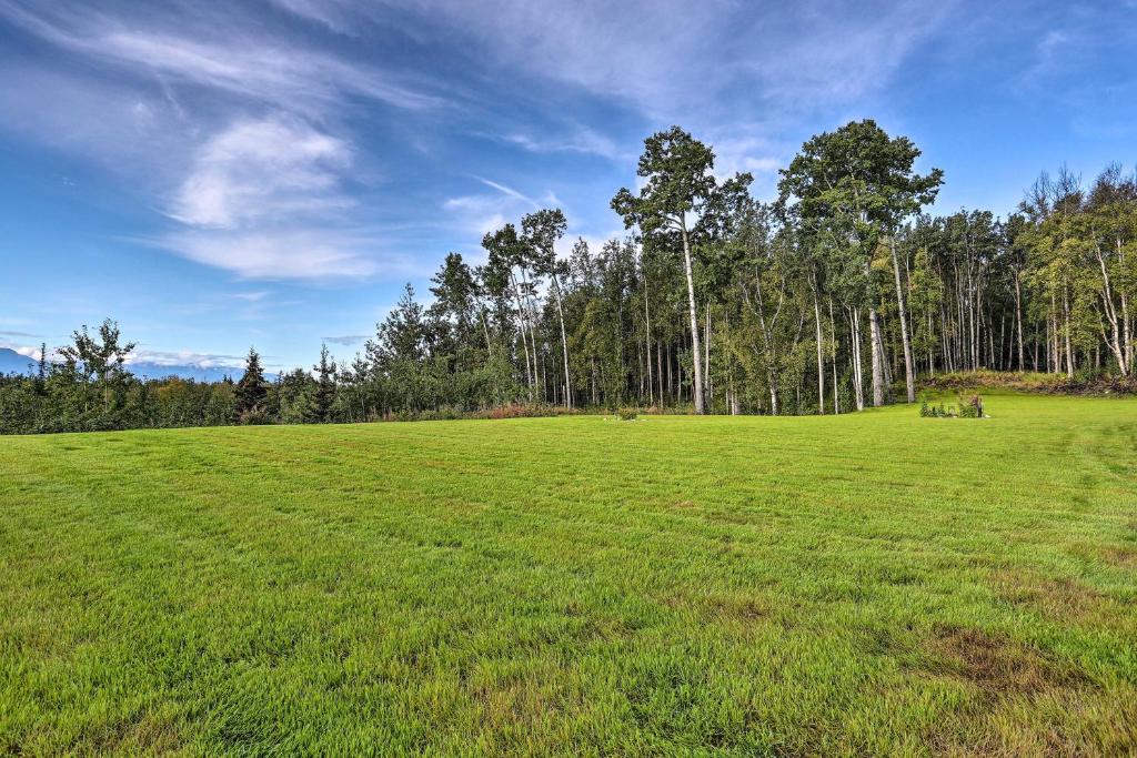 Secluded Palmer Home with Mountain Views! - main image