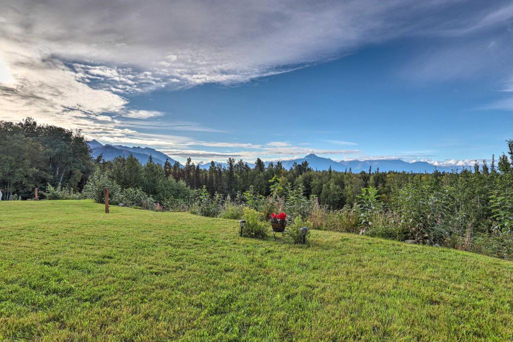 Secluded Palmer Home with Mountain Views! - image 4