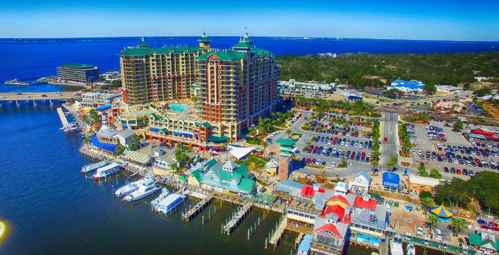 The Magnolia with Pool & Hot Tub - Walk to the Beach condo - image 5