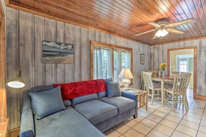 Charming Bid a wee Beach Cottage with Fire Pit Florida