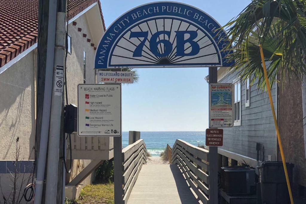 Ocean View Townhome Near Pier Park - Walk to Beach - image 3