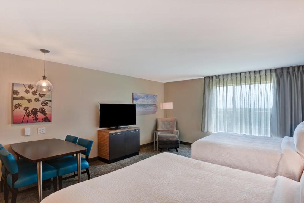 TownePlace Suites by Marriott Panama City Beach Pier Park - image 4