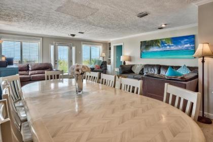 Sand Blast - Lovely Beachfront Home with Tons of Space! - image 16