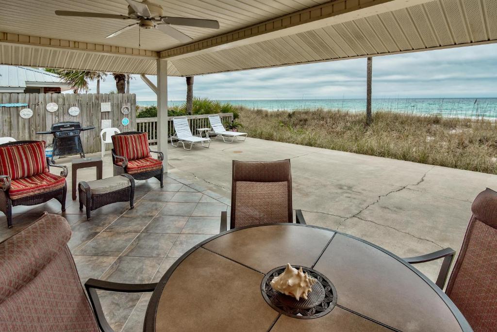 Life's a Beach! Beautiful Private Beachfront Home! Tons of Space! 2 Greatrooms! - main image