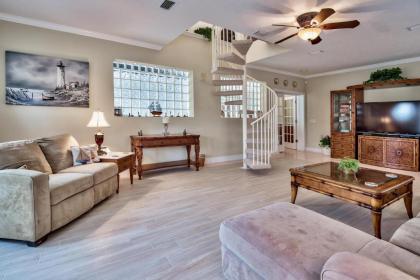 Life's a Beach! Beautiful Private Beachfront Home! Tons of Space! 2 Greatrooms! - image 12