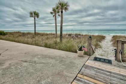 Life's a Beach! Beautiful Private Beachfront Home! Tons of Space! 2 Greatrooms! - image 15