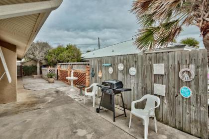 Life's a Beach! Beautiful Private Beachfront Home! Tons of Space! 2 Greatrooms! - image 17