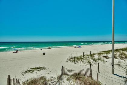 Life's a Beach! Beautiful Private Beachfront Home! Tons of Space! 2 Greatrooms! - image 7