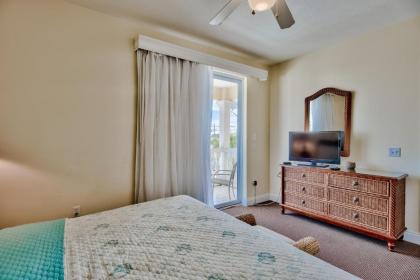 Bella Casa - 5 Bdrm Directly on the Beach & Huge Swim Spa! - image 10