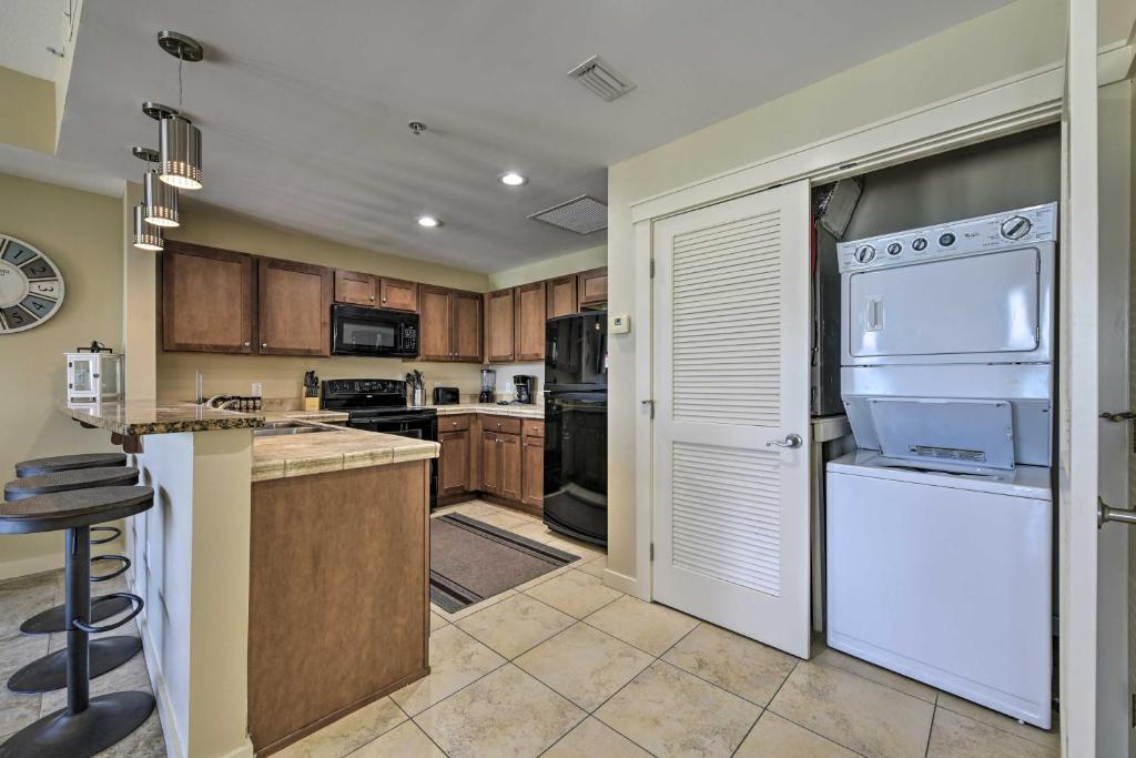 Coastal Condo with Ocean Views and Pool Access! - image 2