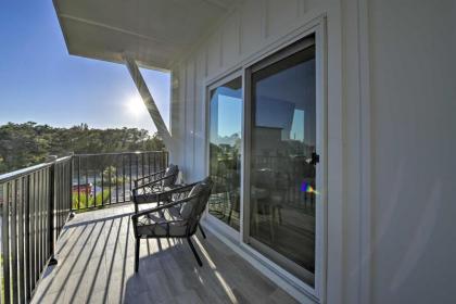 Coastal Home with Rooftop Terrace and Sunset View - image 8