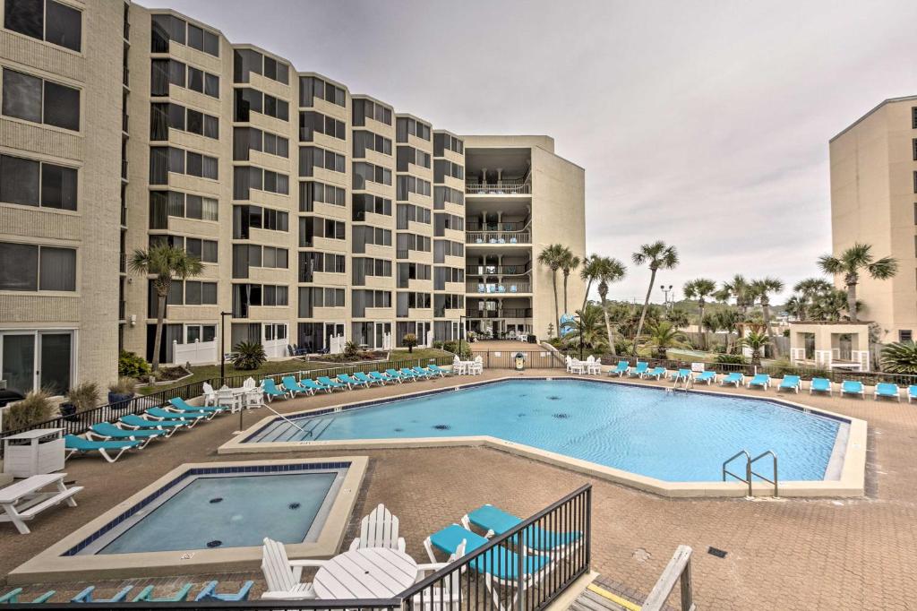 Happy Cows Studio on the Beach Condo with Pool! - main image