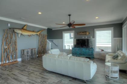 Making Waves - Huge HEATED Beachfront Pool & Hot Tub! Best in PCB! - image 10