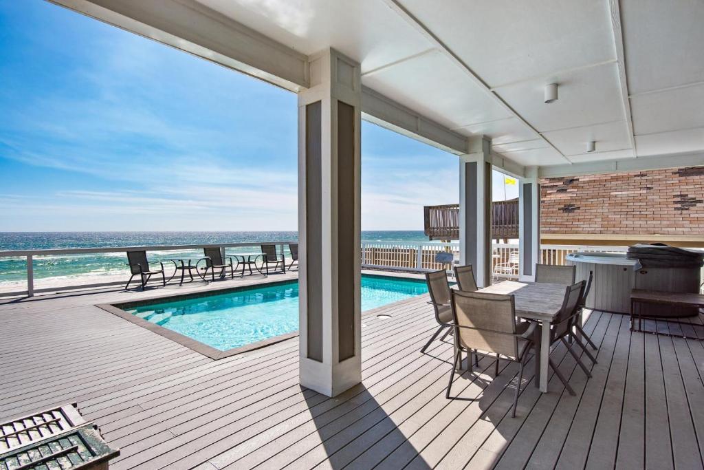 Making Waves - Huge HEATED Beachfront Pool & Hot Tub! Best in PCB! - image 3