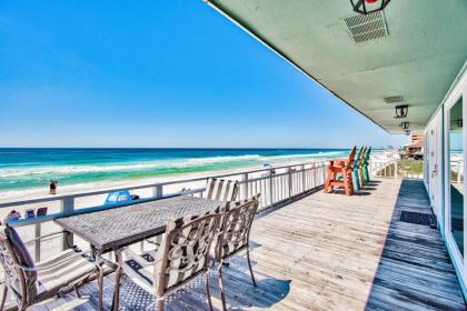 Island Time- Wonderful Private Beachfront Home - Beautiful!!! - image 1