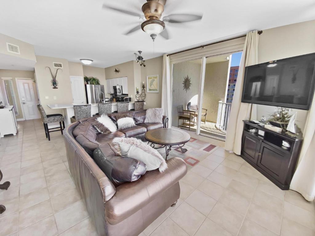 Shores of Panama Best 3 Bedroom with Wrap-around Balcony! - image 5