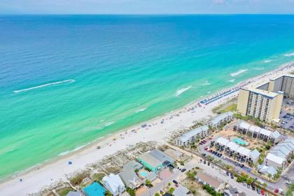 Beachcomber - Beachfront with Pool and Hot Tub - On the Beach! - image 10