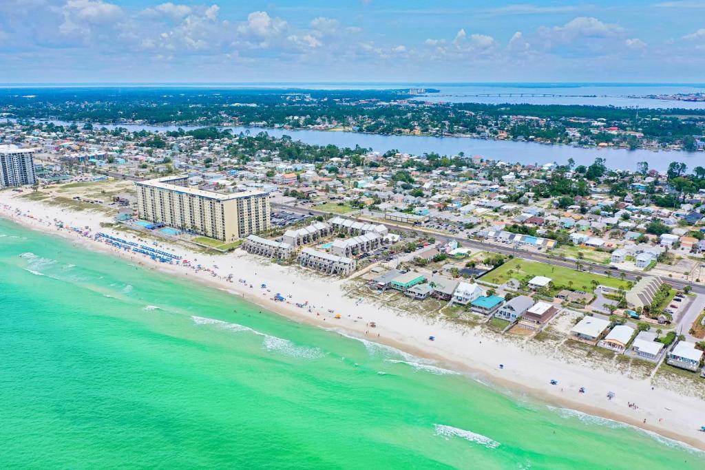 Beachcomber - Beachfront with Pool and Hot Tub - On the Beach! - image 3