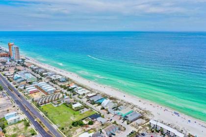 Beachcomber - Beachfront with Pool and Hot Tub - On the Beach! - image 8