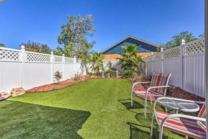 Vibrant PCB Townhome with Private Outdoor Oasis - image 5