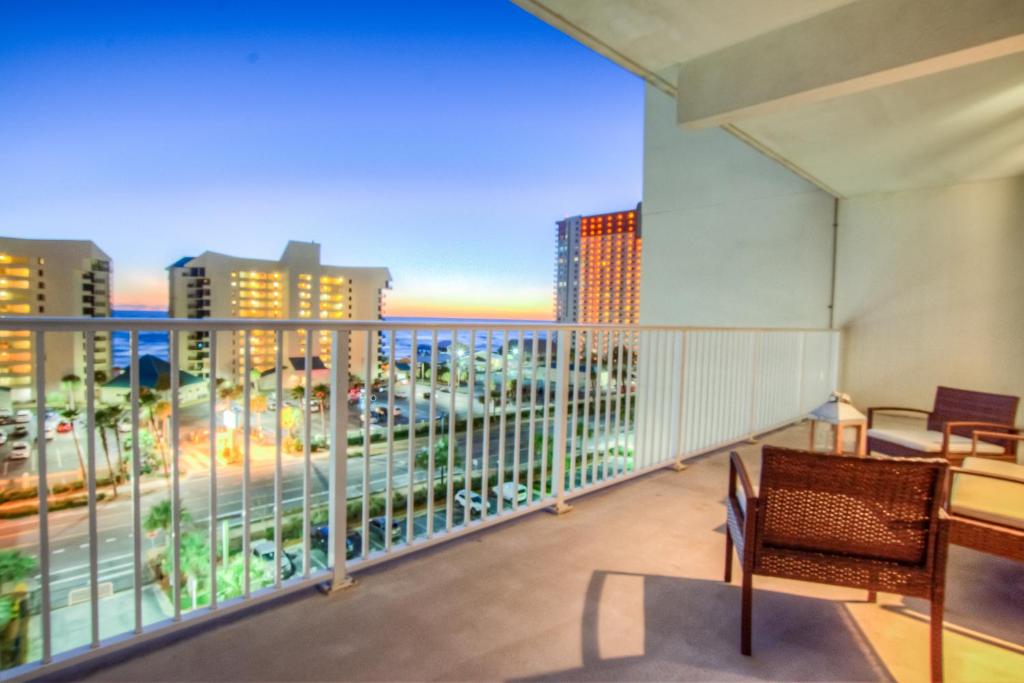 Laketown Wharf 611 Gulf View Great Location And Awesome Amenities! - main image