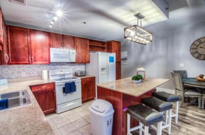 Amazing Style In Lake town Wharf! 1 BD 2 BA Amenities and Location! - image 12